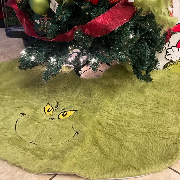 Dr. Seuss Holiday The Grinch Tree Skirt 48 Inches Poshmark